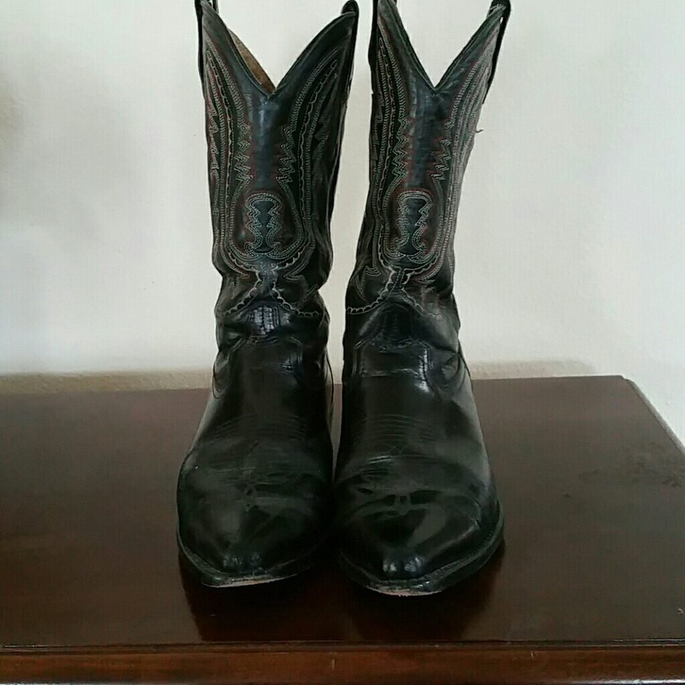 Boots with boiler and towel